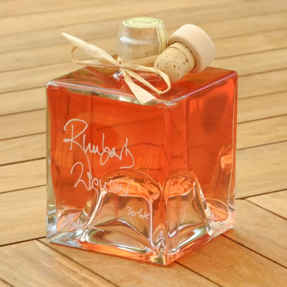 A Cube of Rhubarb Liqueur Gift