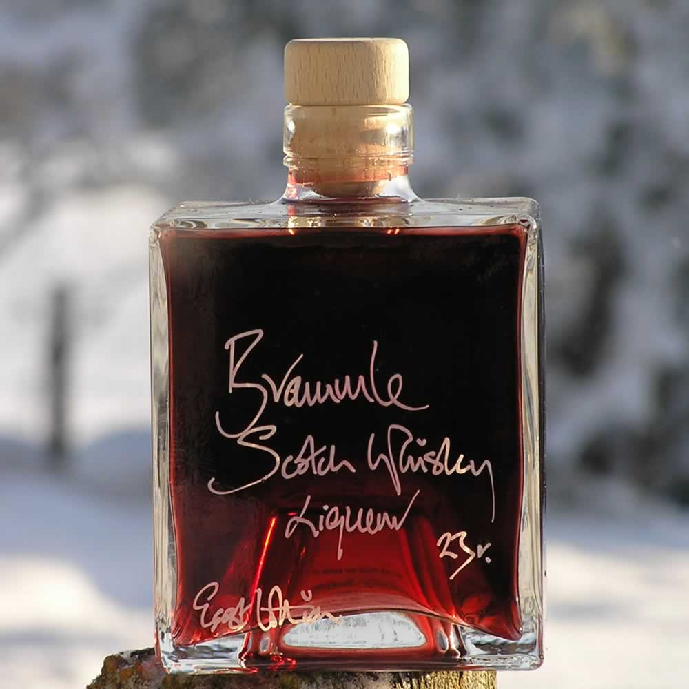 Wrap it up this year with a Traditional Bramble Scotch Whisky
