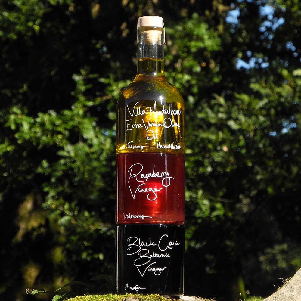 Bread Dipper and Salad Dressing Gift Set with Tuscan Olive Oil, Black Garlic Balsamic Vinegar and Raspberry Vinegar in Stacking Bottles