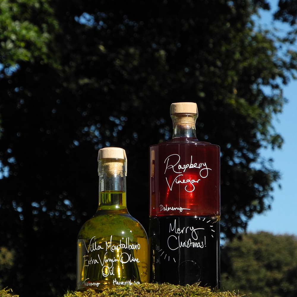 Bread Dipper and Salad Dressing Gift Set with Tuscan Olive Oil, Black Garlic Balsamic Vinegar and Raspberry Vinegar in Stacking Bottles